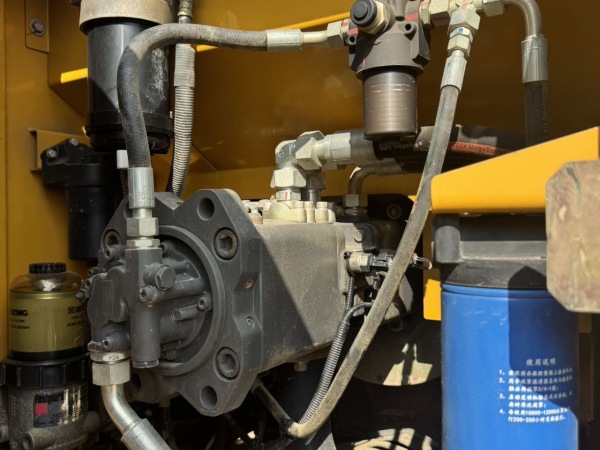 徐工XE200DA履帶式挖掘機(jī)