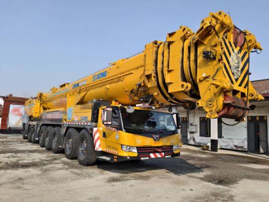 徐工XCA750全路面汽車起重機(jī)