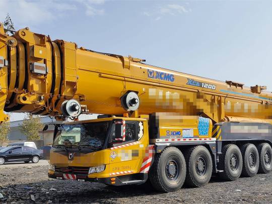 徐工XCA750全路面汽車起重機(jī)