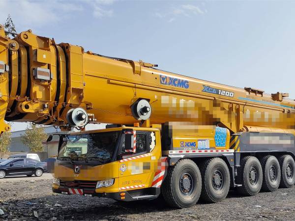 徐工XCA750全路面汽車起重機(jī)