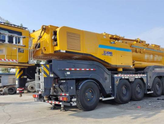 徐工XCA750全路面汽車起重機(jī)