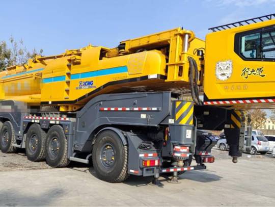 徐工XCA750全路面汽車起重機(jī)