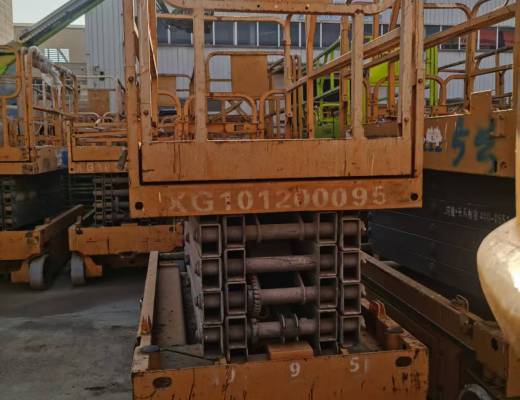 徐工GTJZ1012剪叉式高空作业平台