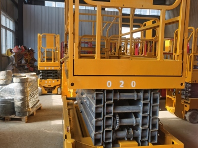 徐工GTJZ1012剪叉式高空作業(yè)平臺