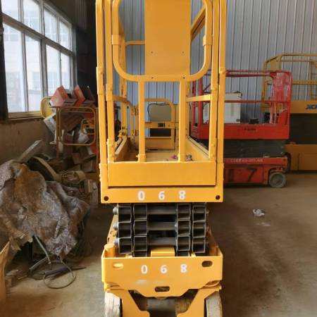 徐工GTJZ0607剪叉式高空作业平台