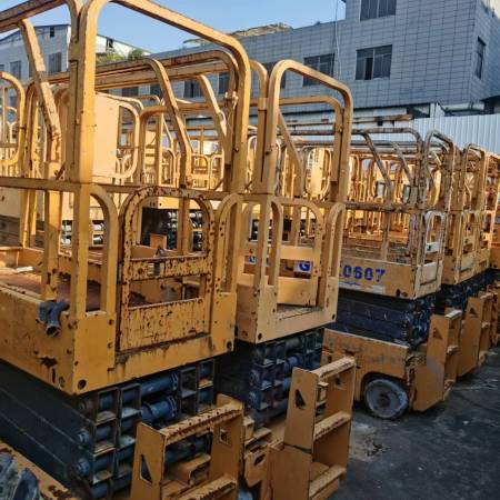 徐工GTJZ0607剪叉式高空作业平台