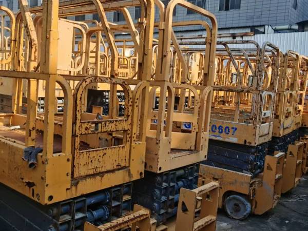 徐工GTJZ0607剪叉式高空作業(yè)平臺