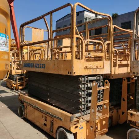 徐工GTJZ1212剪叉式高空作业平台