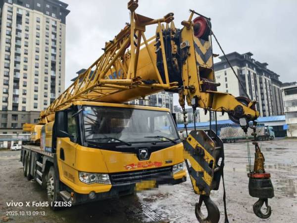 徐工XCT25L5汽车起重机