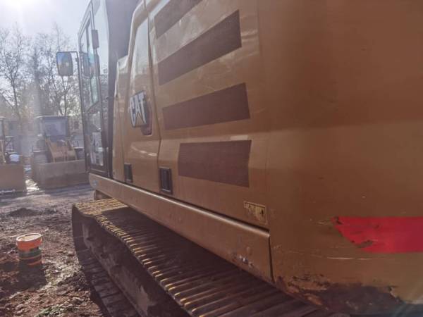 卡特彼勒323履帶式挖掘機(jī)