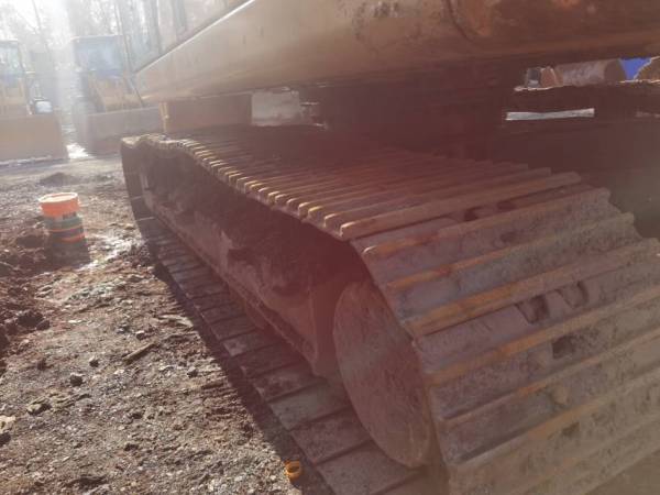 卡特彼勒323履帶式挖掘機(jī)