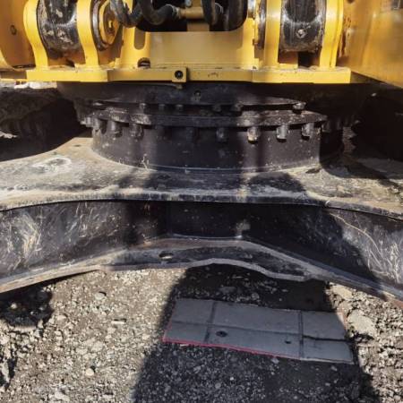 卡特彼勒323履带式挖掘机