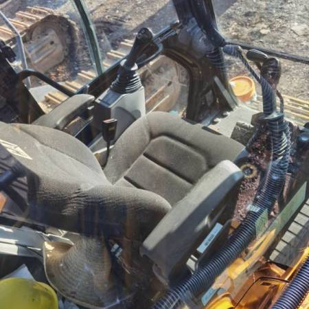 卡特彼勒323履带式挖掘机