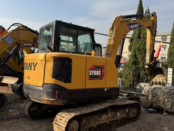 三一重工SY60C履帶式挖掘機(jī)