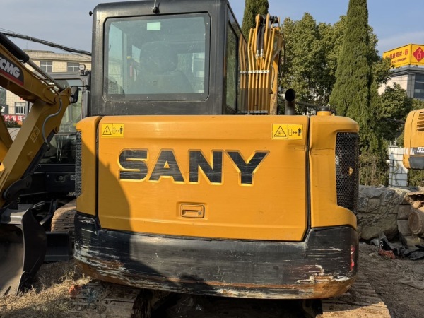 三一重工SY60C履帶式挖掘機(jī)