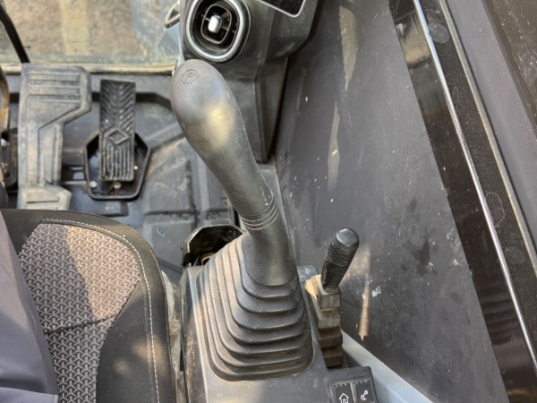 三一重工SY60C履帶式挖掘機(jī)