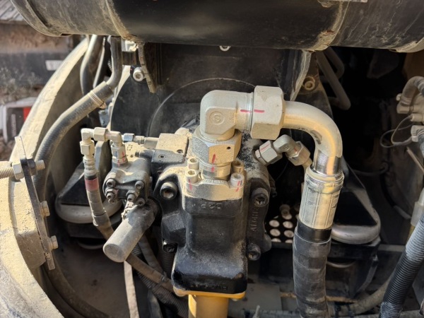 三一重工SY60C履帶式挖掘機(jī)