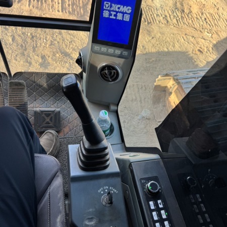 徐工XE200DA履带式挖掘机