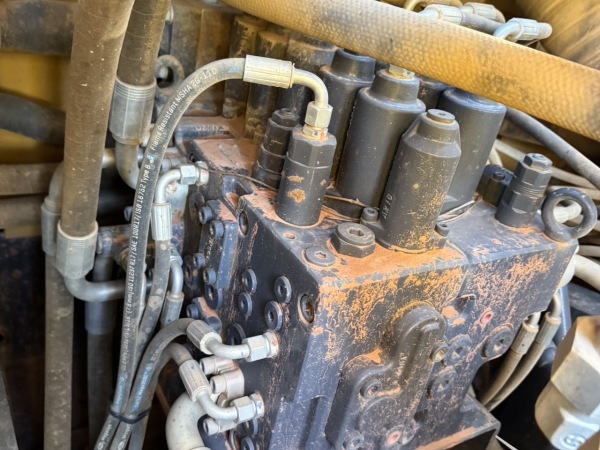 徐工XE200DA履帶式挖掘機(jī)