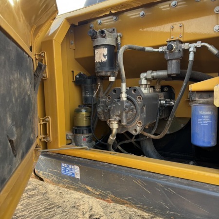 徐工XE200DA履带式挖掘机