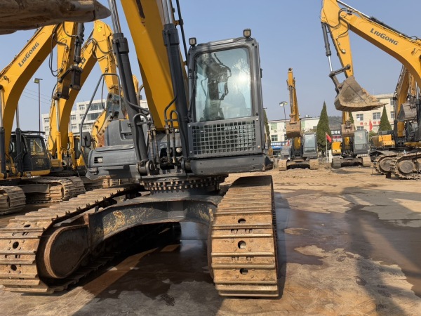 徐工XE380DK MAX履帶式挖掘機(jī)