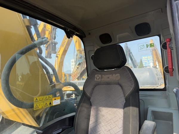 徐工XE380DK MAX履帶式挖掘機(jī)