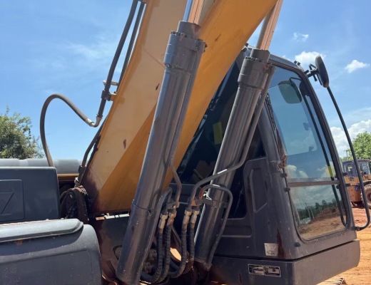 徐工XE200DA履带式挖掘机