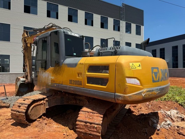 徐工XE200DA履帶式挖掘機(jī)