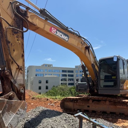 徐工XE200DA履带式挖掘机