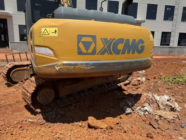 徐工XE200DA履帶式挖掘機(jī)