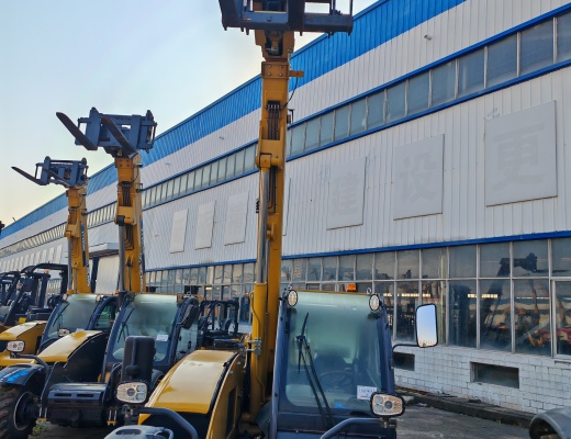 徐工XT2506E伸缩臂叉装机