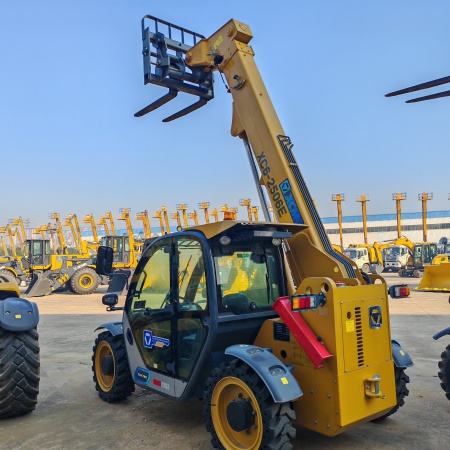 徐工XT2506E伸缩臂叉装机