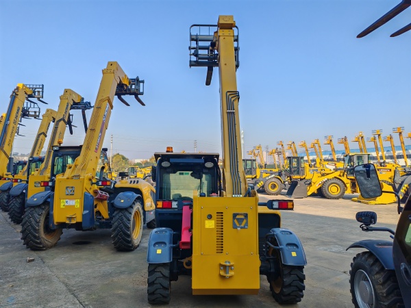 徐工XT2506E伸縮臂叉裝機