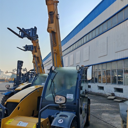 徐工XT2506E伸缩臂叉装机