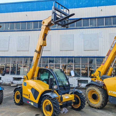 徐工XT2506E伸缩臂叉装机