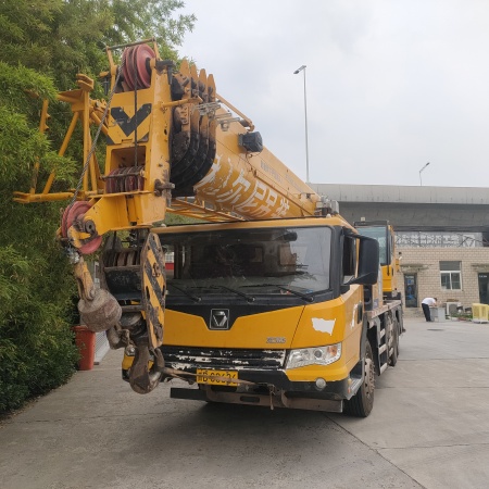 徐工XCT25L5汽车起重机