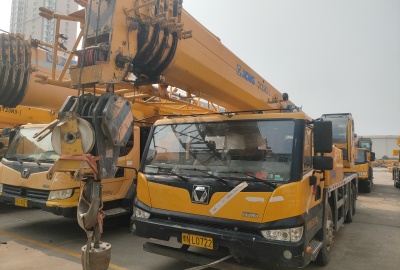 徐工QY25K先导汽车起重机