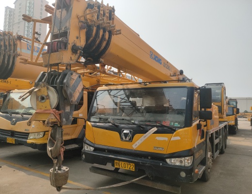 徐工QY25K先导汽车起重机