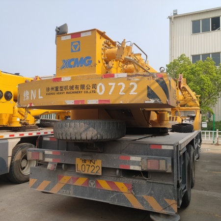 徐工QY25K先导汽车起重机