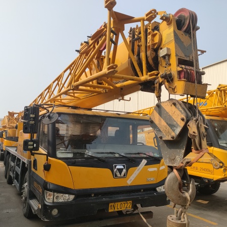 徐工QY25K先导汽车起重机