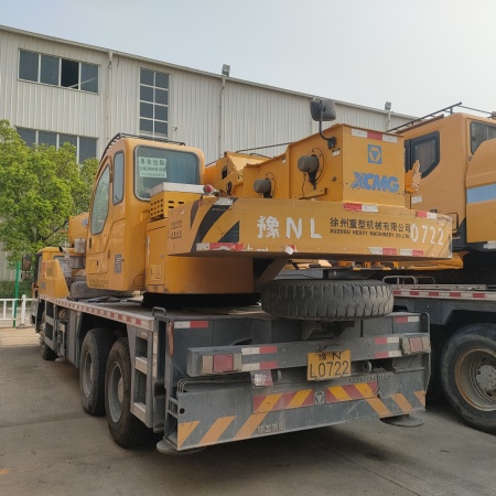 徐工QY25K先导汽车起重机