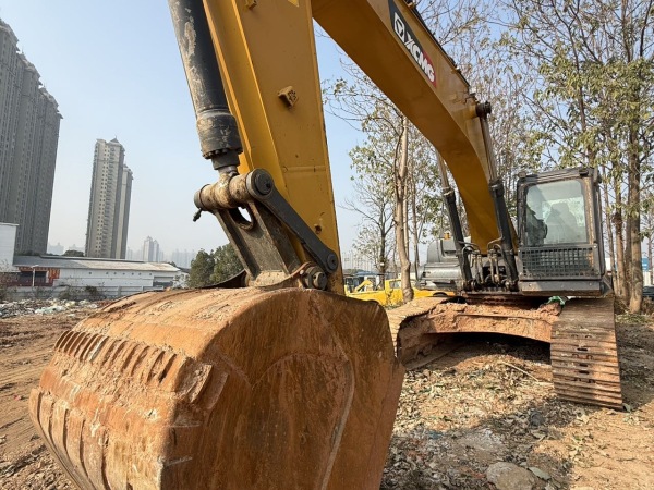 徐工XE335DK MAX履帶式挖掘機