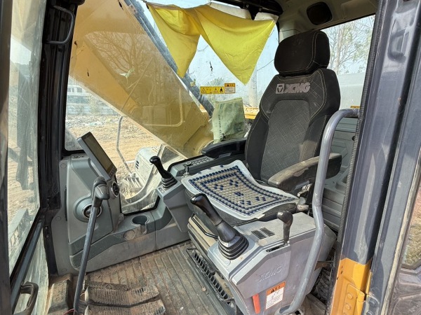 徐工XE335DK MAX履帶式挖掘機