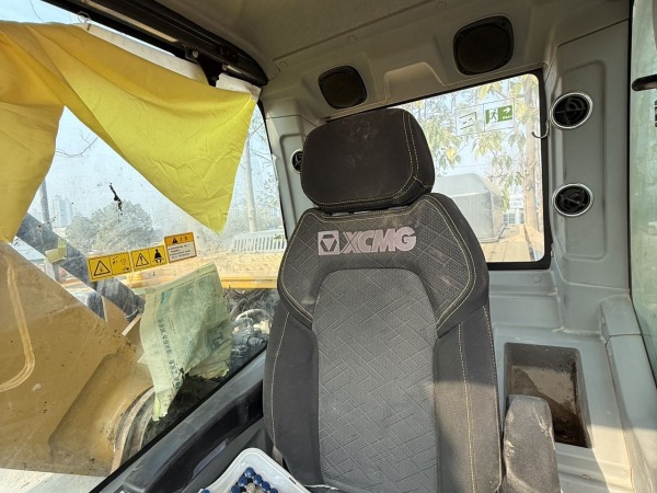 徐工XE335DK MAX履帶式挖掘機