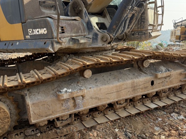 徐工XE335DK履帶式挖掘機(jī)