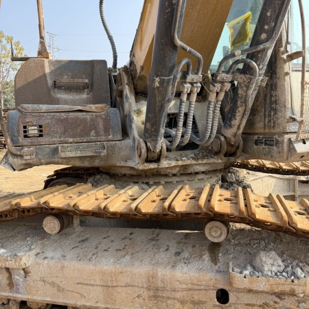 徐工XE335DK履带式挖掘机