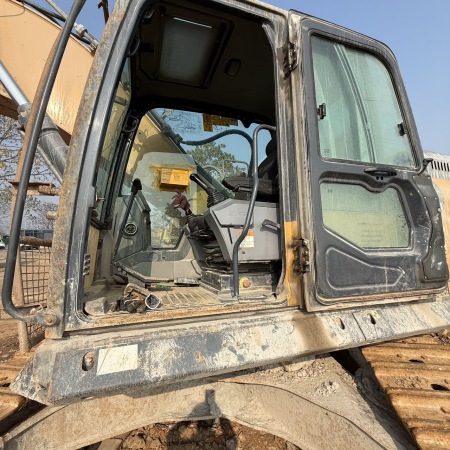 徐工XE335DK履带式挖掘机