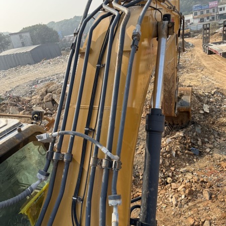 徐工XE335DK履带式挖掘机