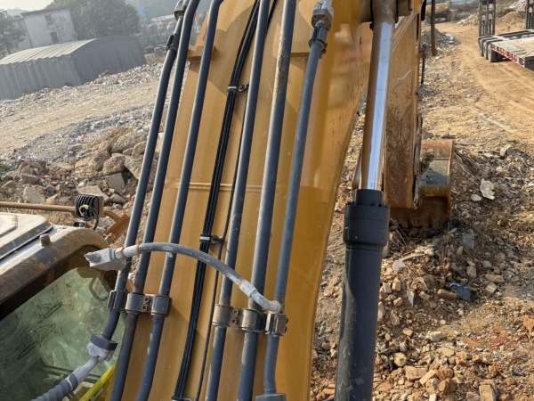 徐工XE335DK履帶式挖掘機(jī)