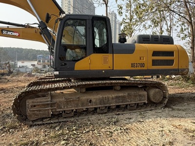 徐工XE370D履带式挖掘机